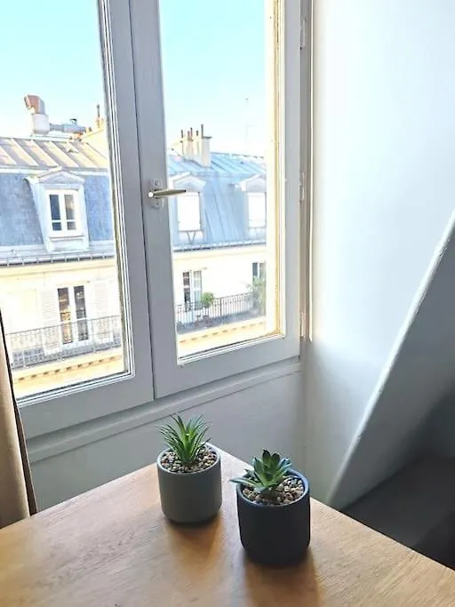 Le Perchoir - 2 Pieces - Central Paris Republique - Lumineux Apartment